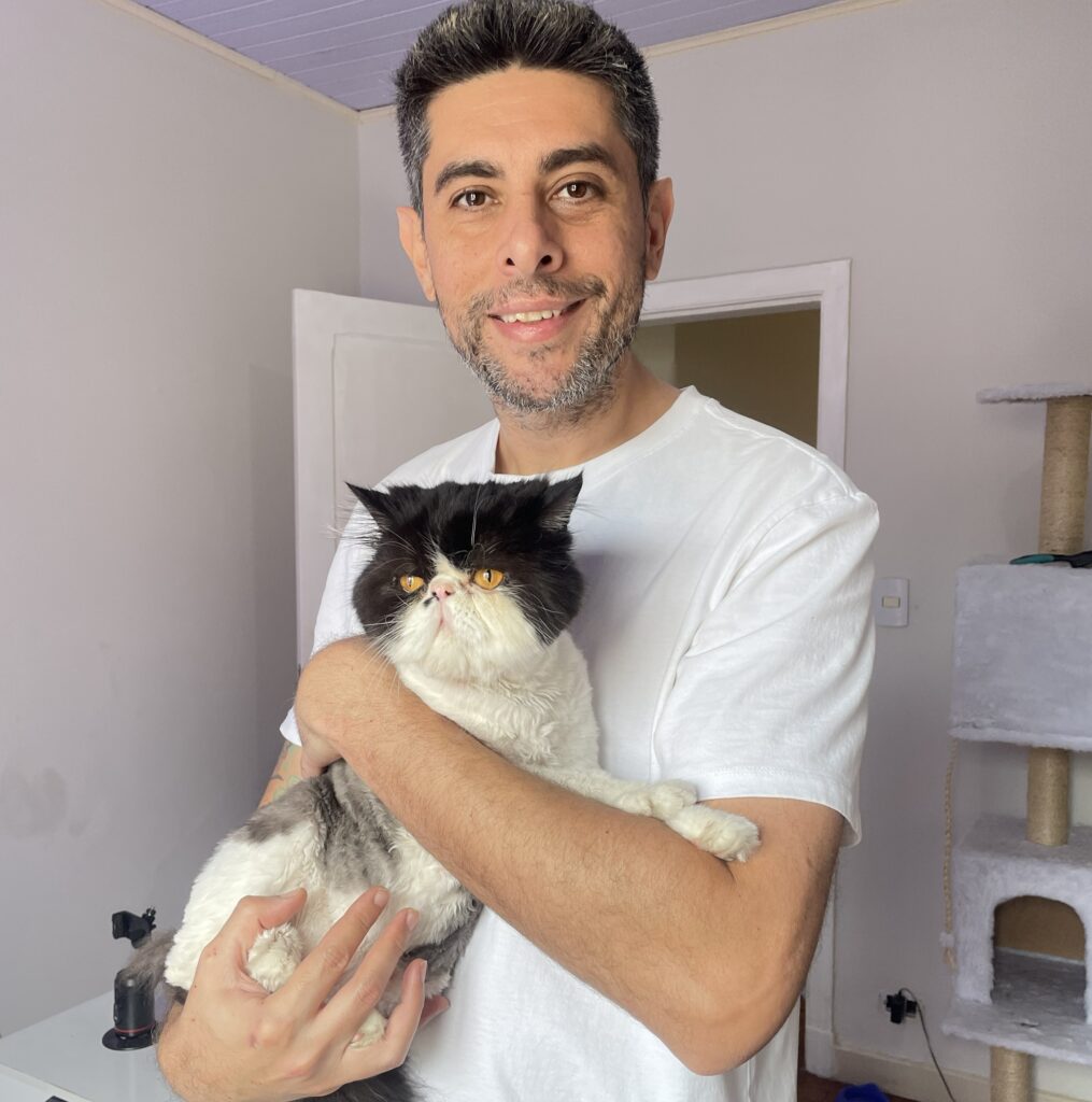 Cuidador de gatos no Bom retiro
